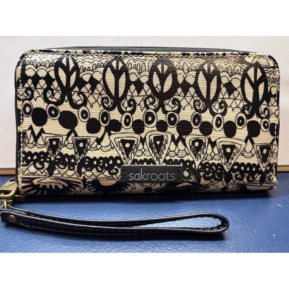 SAKROOTS Wallet Wristlet Clutch Black & White Ikat Print Sak Bag Purse
